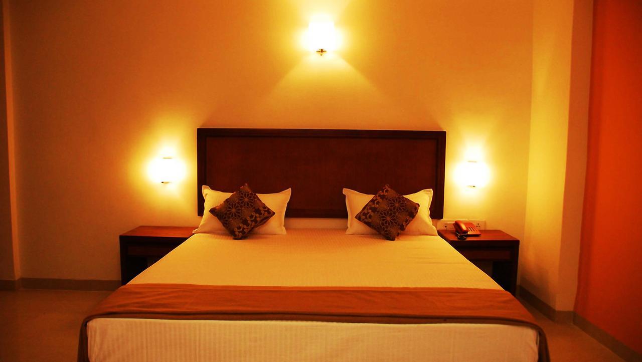 Budget Hotel Khammam Bagian luar foto
