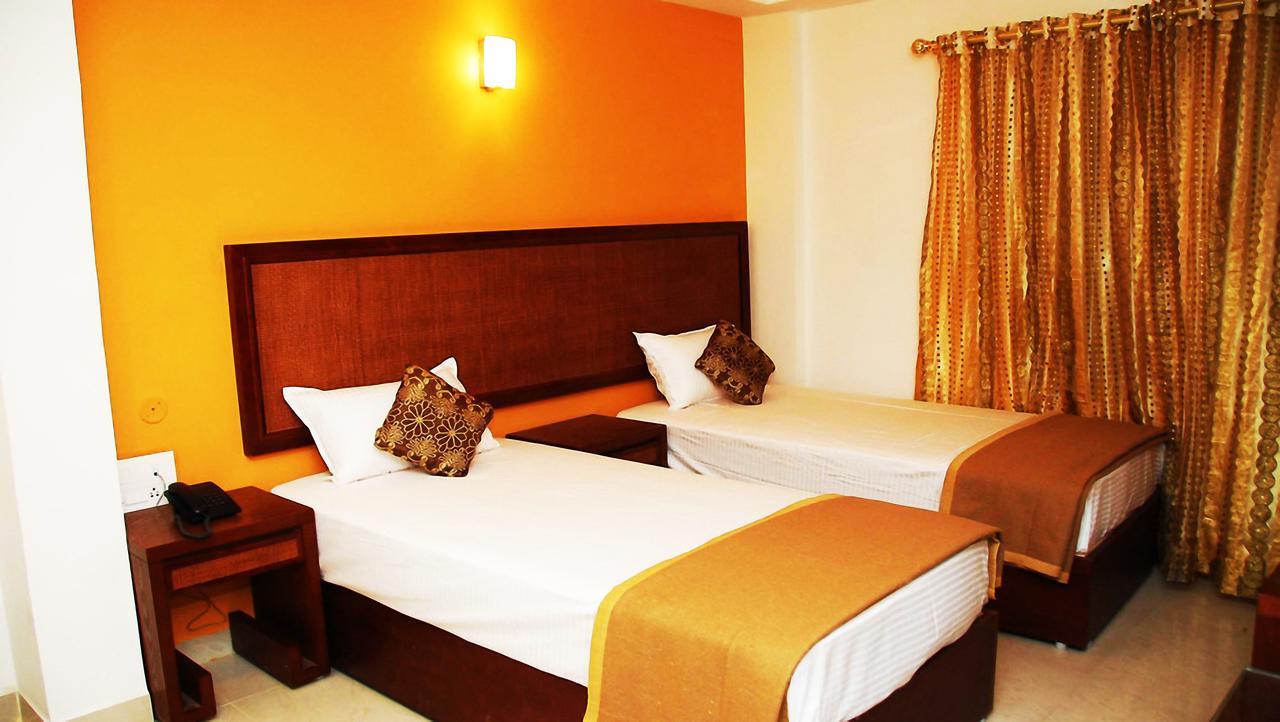 Budget Hotel Khammam Bagian luar foto