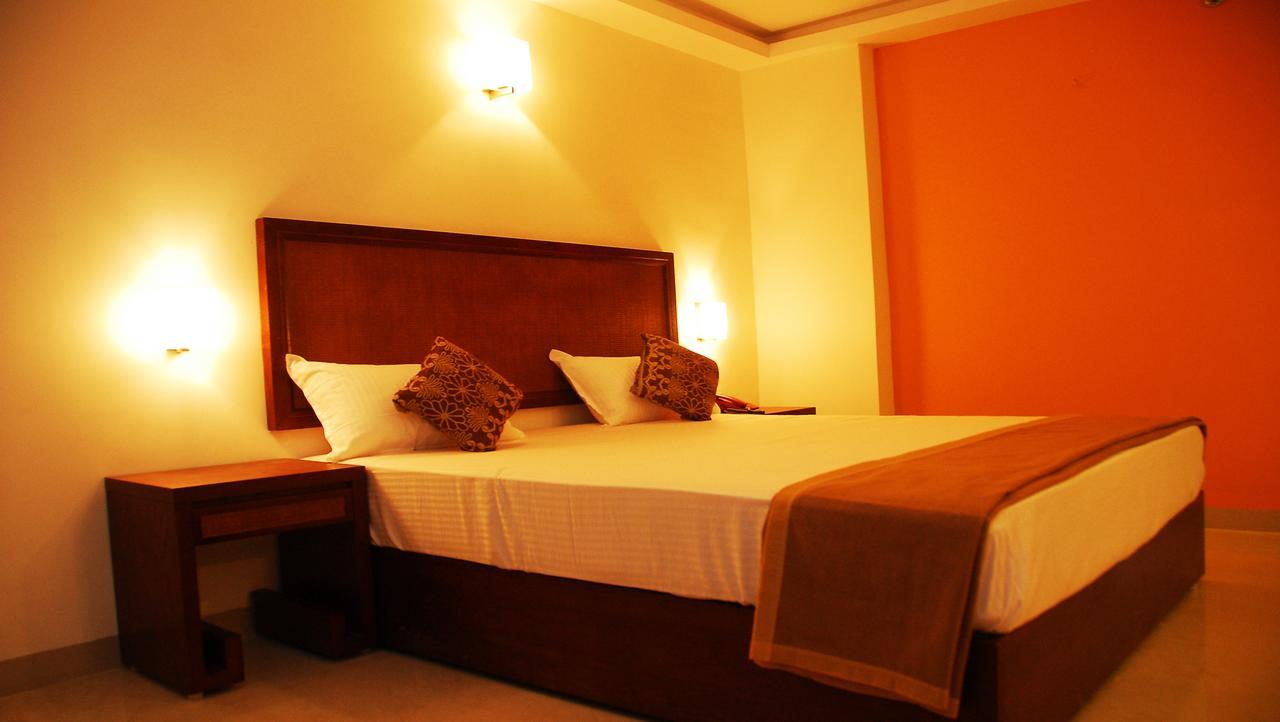 Budget Hotel Khammam Bagian luar foto