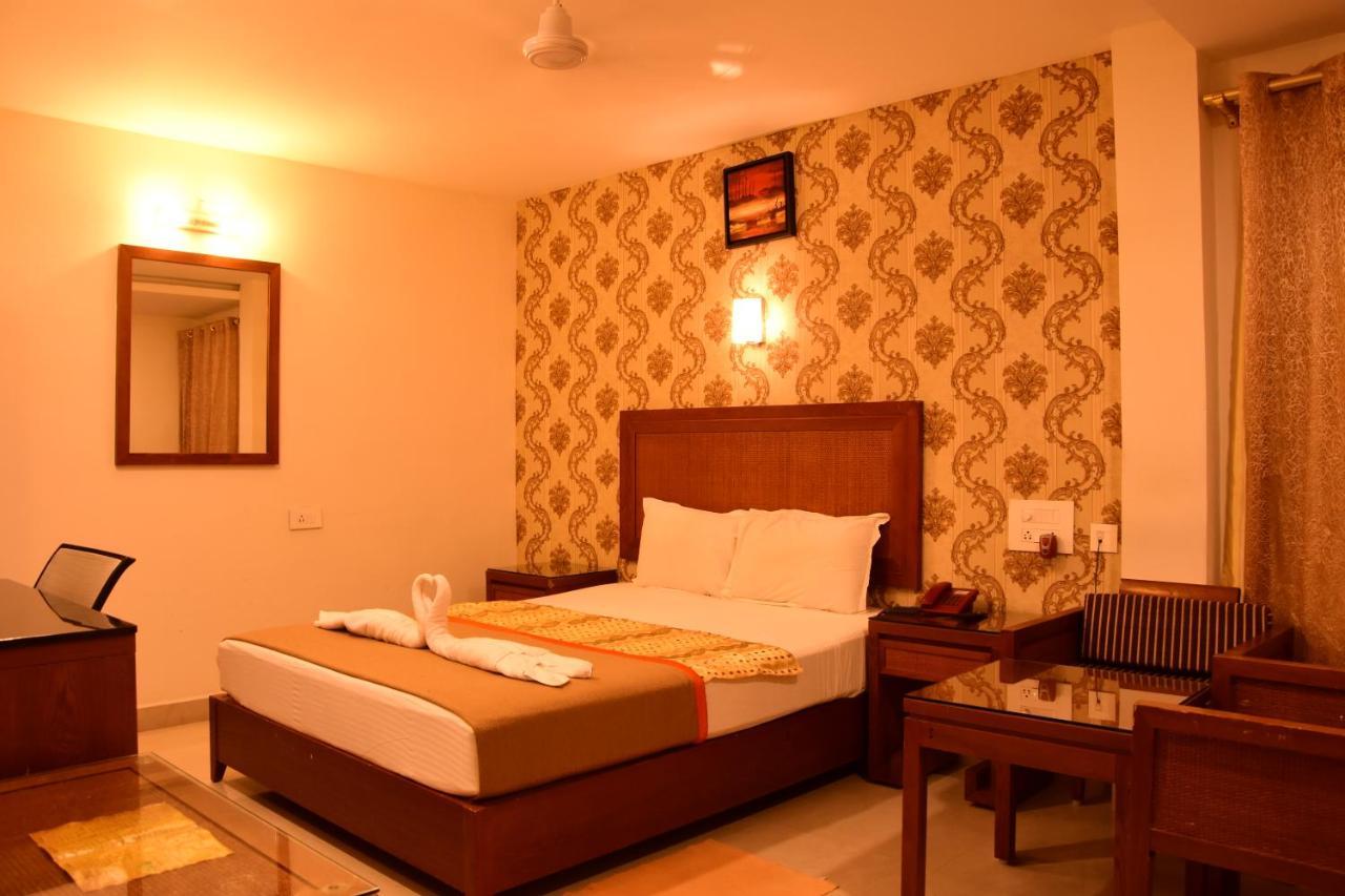 Budget Hotel Khammam Bagian luar foto